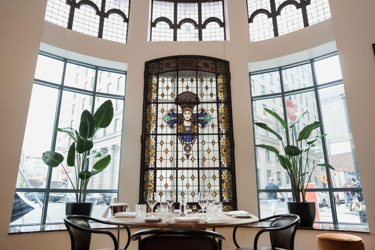 호텔 버크스 몬트리올 외부 사진 The interior of the restaurant