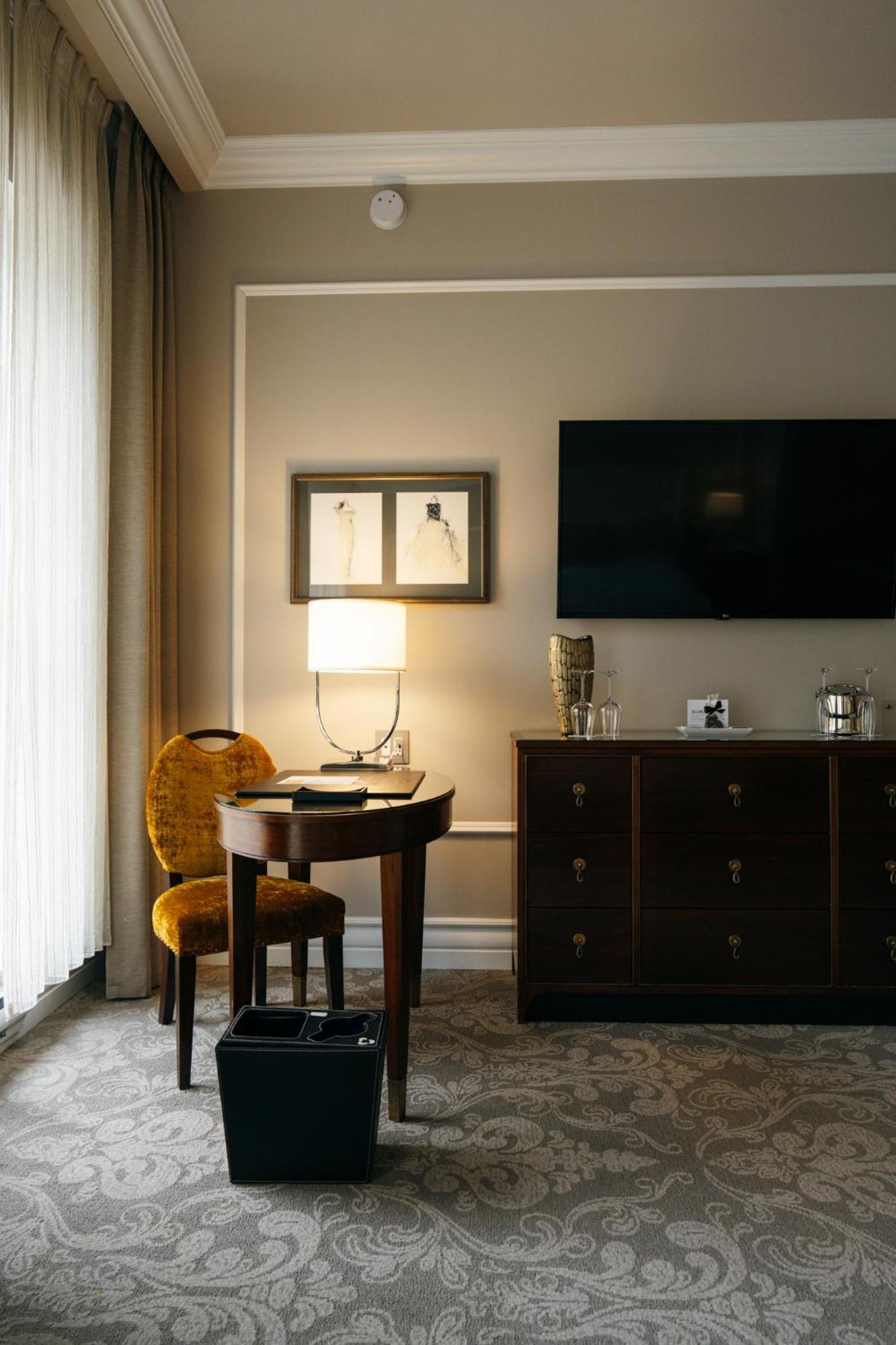 호텔 버크스 몬트리올 외부 사진 A room at the Hotel de Ville