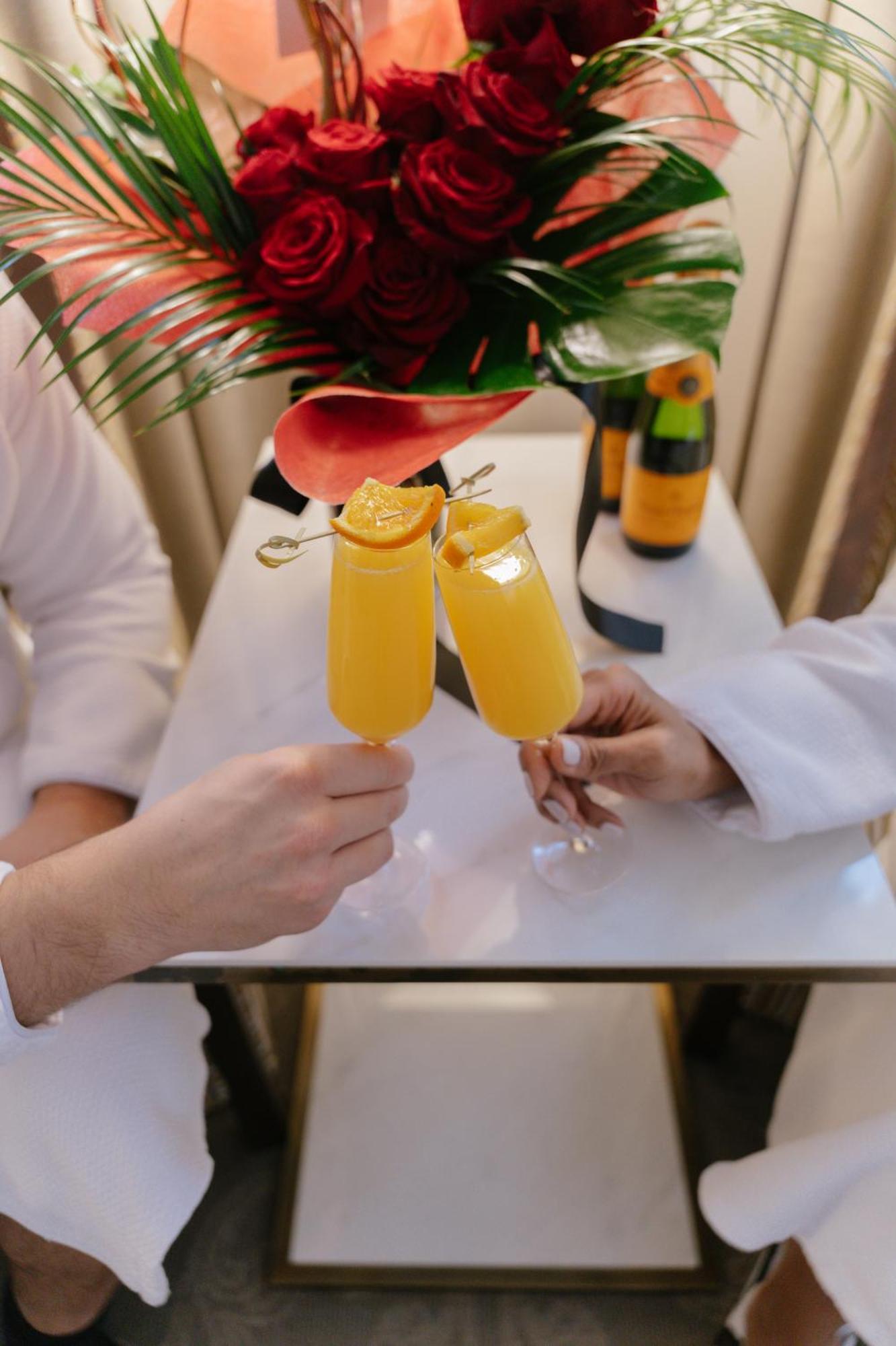 호텔 버크스 몬트리올 외부 사진 Bellini cocktail
