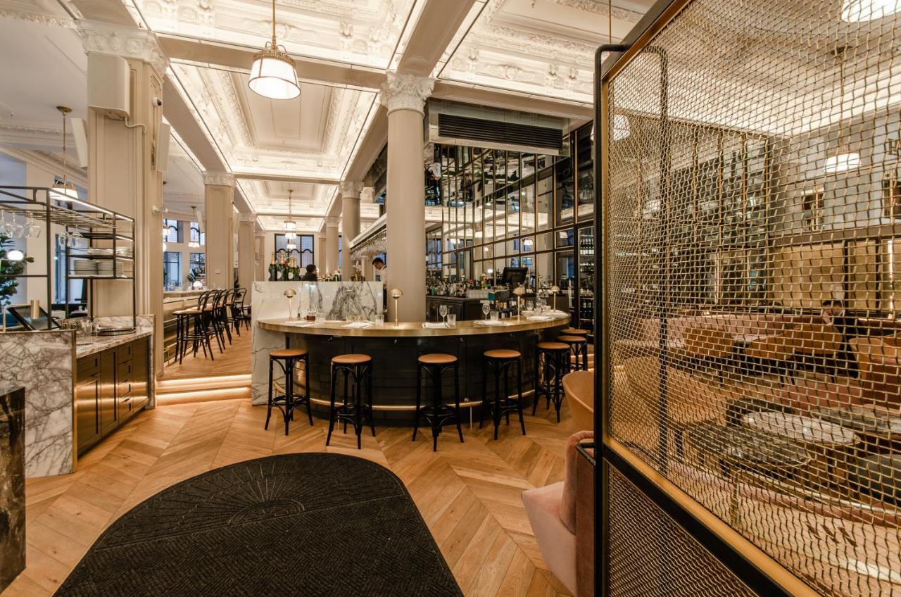 호텔 버크스 몬트리올 외부 사진 The interior of the restaurant