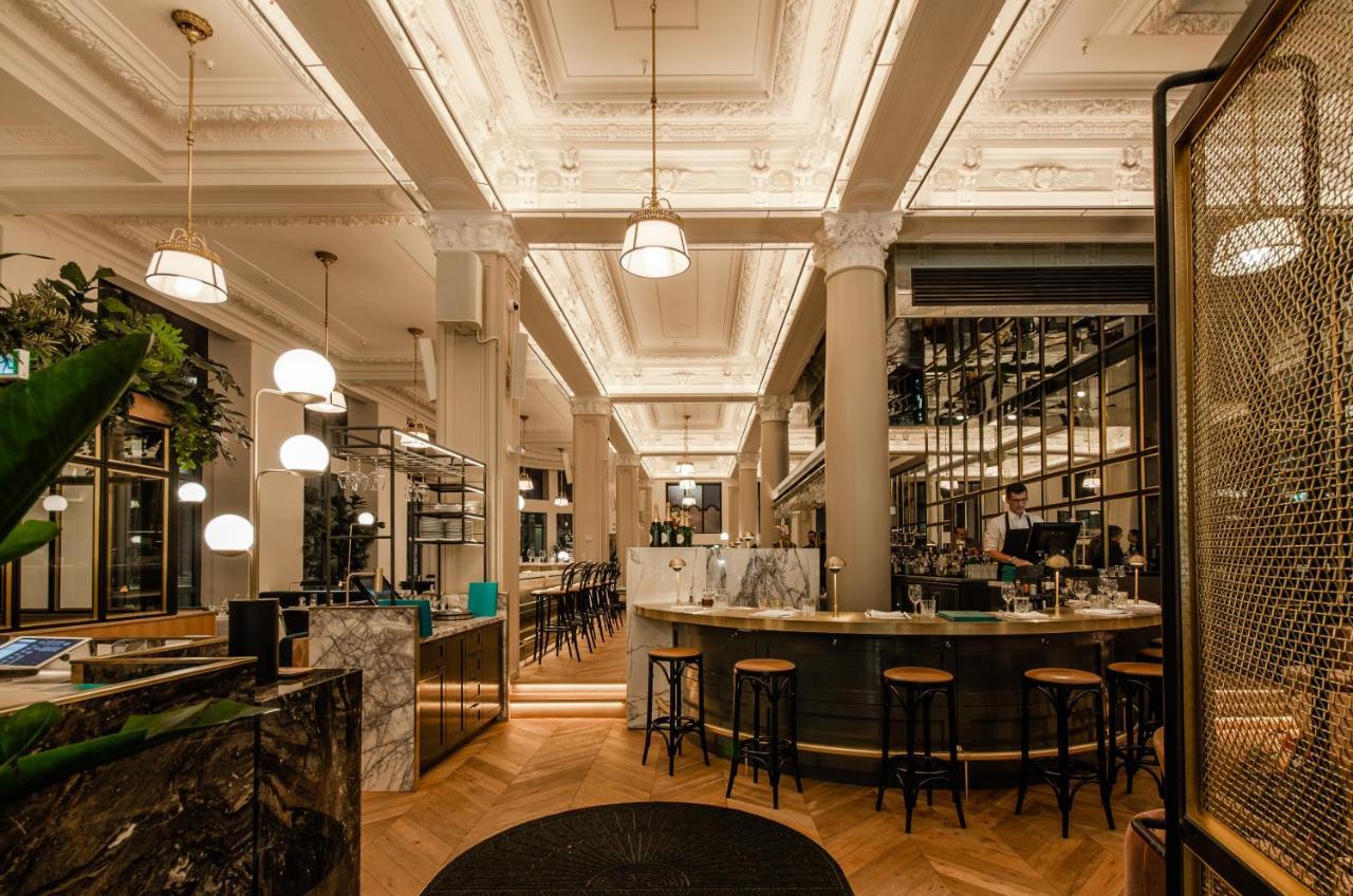 호텔 버크스 몬트리올 외부 사진 The interior of the restaurant