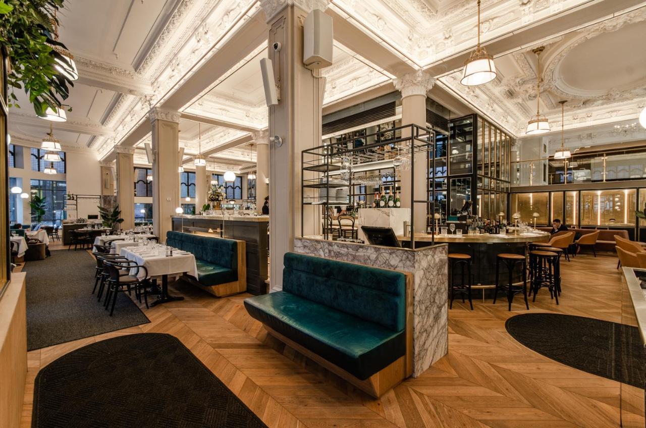 호텔 버크스 몬트리올 외부 사진 The interior of the restaurant