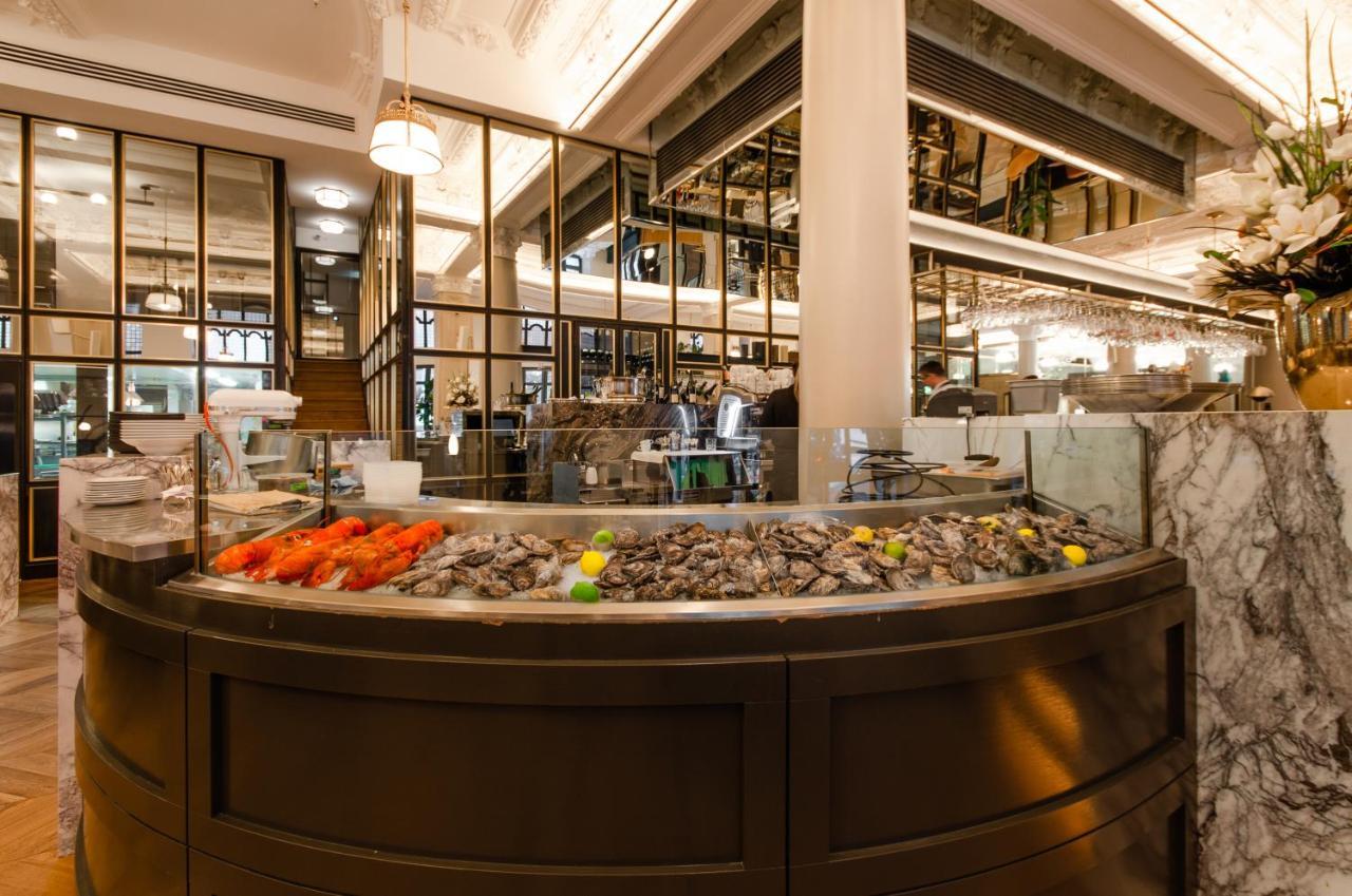 호텔 버크스 몬트리올 외부 사진 Seafood display at the Oyster Bar