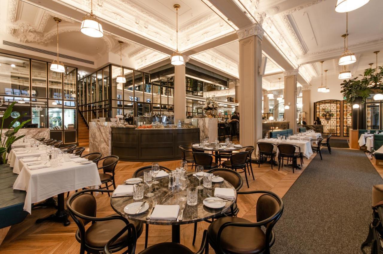 호텔 버크스 몬트리올 외부 사진 The interior of the restaurant